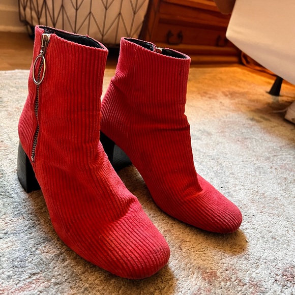 Free People Red Corduroy Square-Toe Boots/Booties Size 7.5/8 - Picture 4 of 4